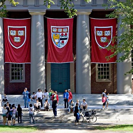 קיימברידג' Best Location At Harvard University! 4 Bedroom Apartment! Two Units Available! מראה חיצוני תמונה