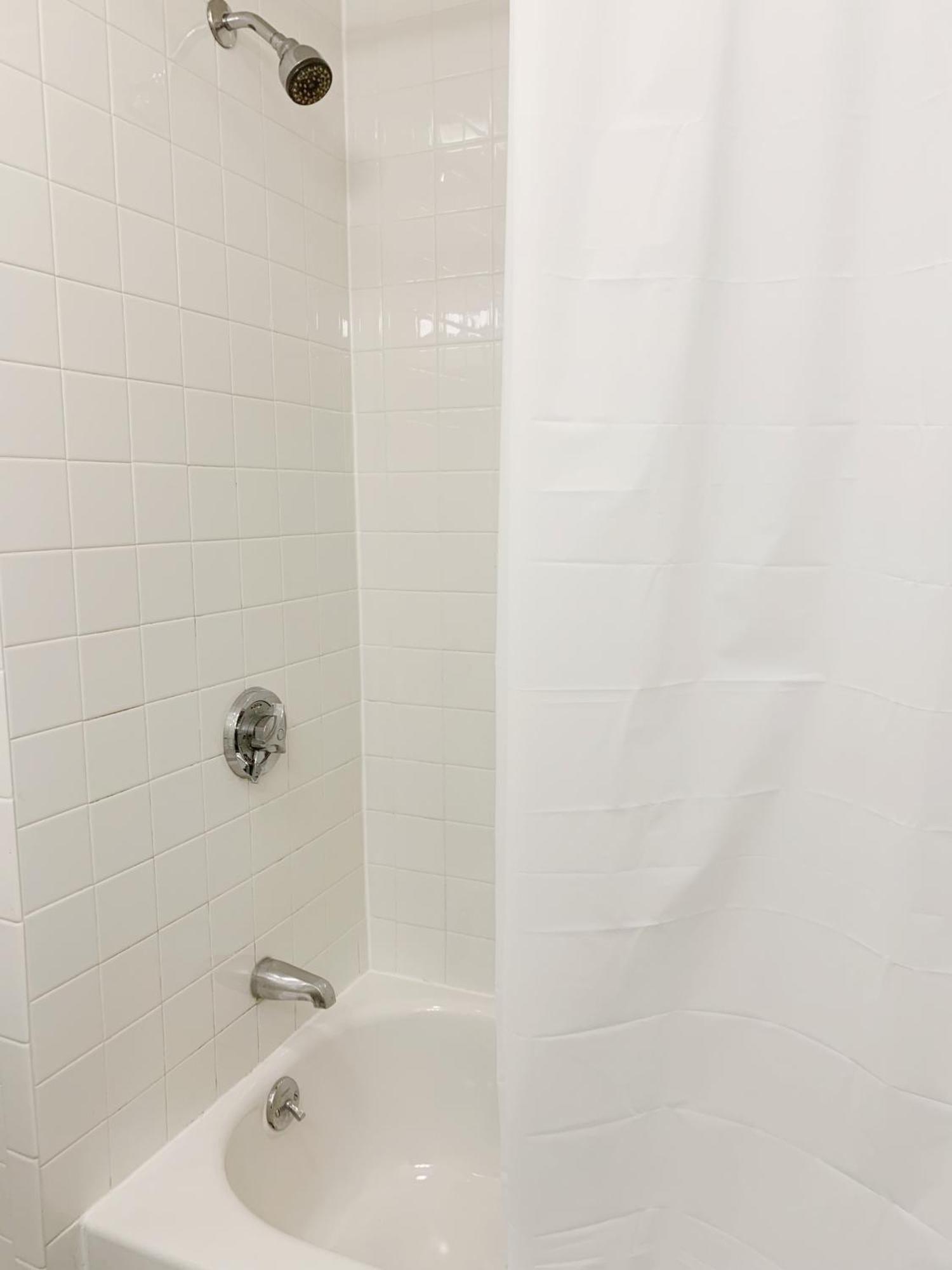 קיימברידג' Best Location At Harvard University! 4 Bedroom Apartment! Two Units Available! מראה חיצוני תמונה